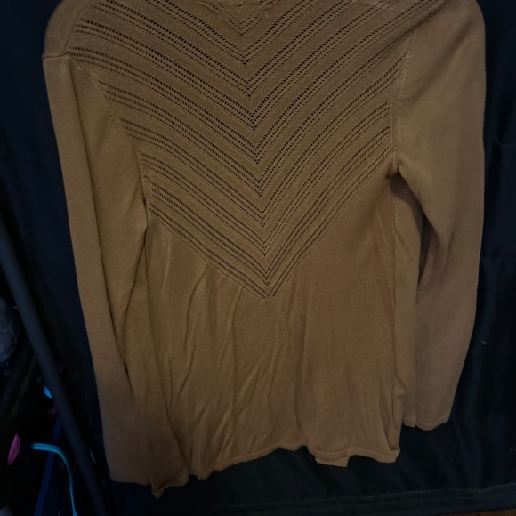 Top - Picture 2 of 2